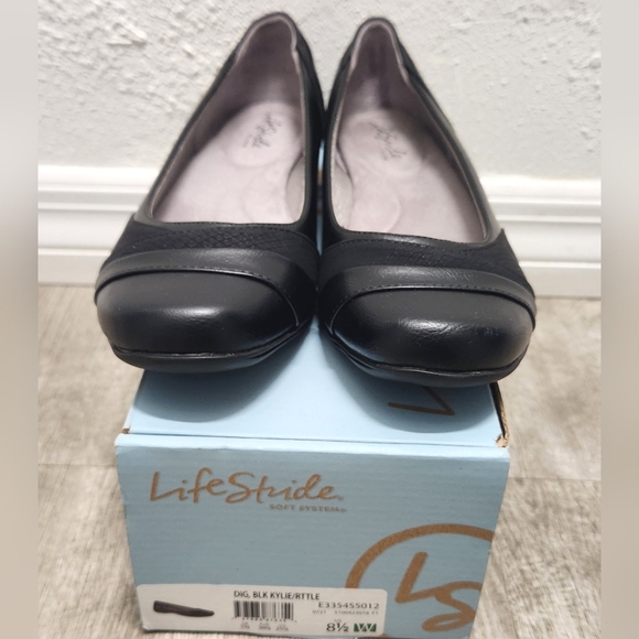 LifeStride Women's Dig Ballet Flat, Black Kylie - Size 8.5W     MSRP $59 - Picture 8 of 10